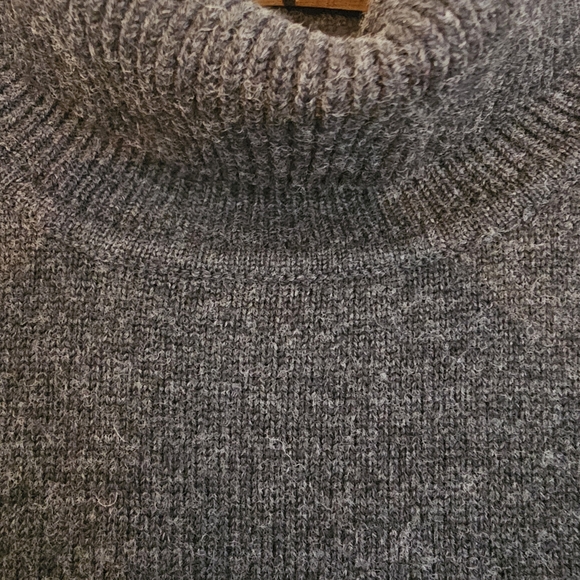 Marisa Christina Charcoal Turtleneck Sweater - 100% Merino Wool - Picture 4 of 7